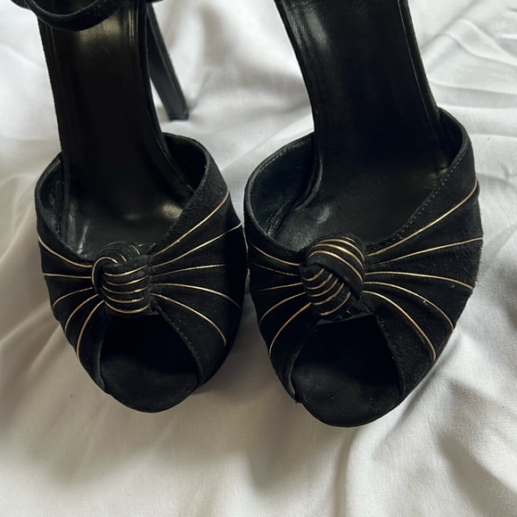 GUCCI Suede Black and Gold Knot Platforms | 7.5 - Picture 13 of 16